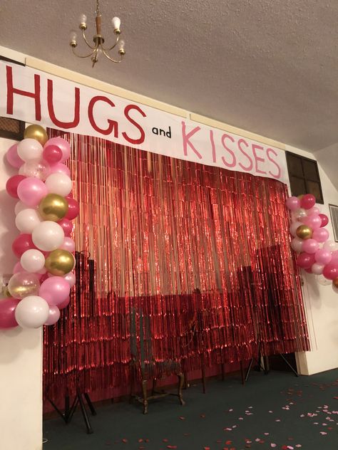 Valentine Dance Themes, Sweethearts Dance Decorations, Valentines Day Dance Decorations Schools, Valentine’s Day Dance Ideas, Valentines Hallway Decor School, Sweetheart Dance Decorations, Valentine’s Day Dance Decorations, Valentines Day Dance Decorations, Valentines School Dance