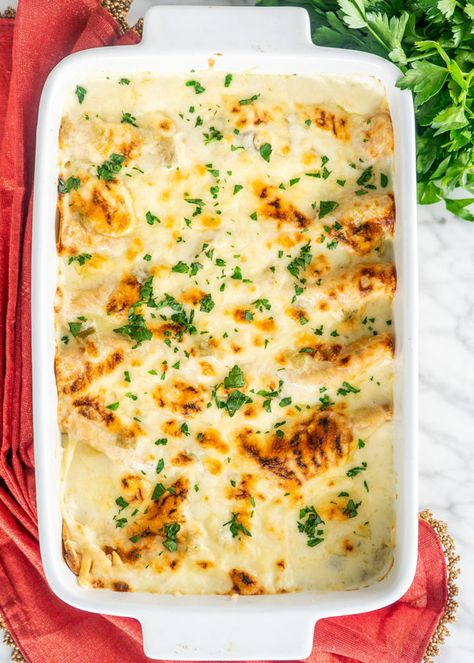 These White Chicken Enchiladas have the easiest cream sauce you could ever make, super delicious, cheesy, gooey, melt in your mouth enchiladas! Perfect for an easy and quick weeknight meal! #whitechickenenchiladas #chickenenchiladas #enchiladas White Sauce Enchiladas, White Chicken Enchiladas, Enchilada Recipe, Jo Cooks, Chicken Recipes Video, Chicken Enchilada Recipe, Enchilada Recipes, Quick Weeknight Meals, White Chicken