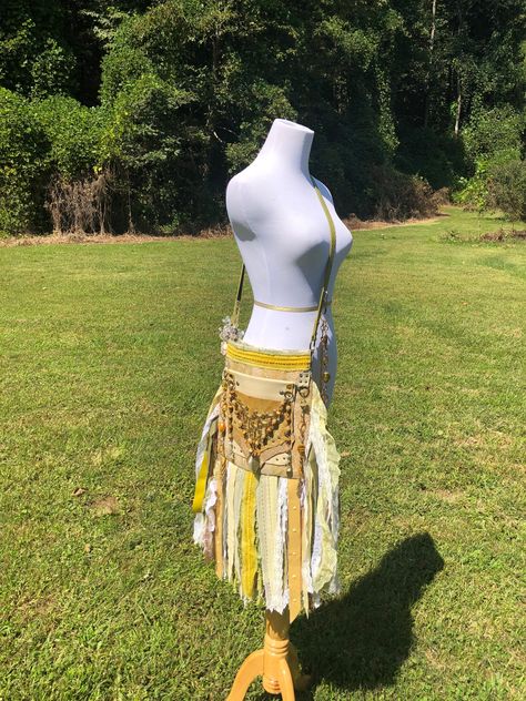 Moon Goddess Necklace, Embellished Purses, Vintage Boho Style, Fringe Festival, Fringe Purse, Vintage Boho Fashion, Leather Scraps, Carpet Bag, Festival Bag