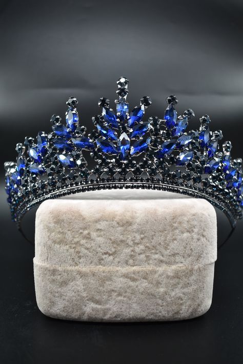 Excited to share the latest addition to my #etsy shop: Dark blue tiara crown,henna accessory,henna crown,engagement tiara https://etsy.me/3Jn4XyB #blue #silver #tiaracrown #darkbluetiara #weddingheadpieces #hennahairclip #bluehennacrown #bridalzirconcrown #zirconembroi Dark Blue Quince Crown, Dark Blue Tiara, Crown For Quinceanera, Dark Blue Crown, Blue Quinceanera Ideas, Sweet 16 Crowns, Blue Quinceanera Theme, Henna Crown, Quince Crown