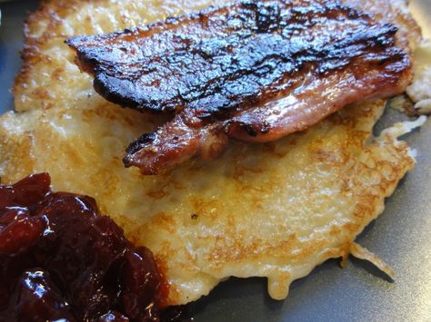 Potato Pancakes Pancakes With Bacon, Icelandic Cuisine, Finnish Cuisine, Swedish Foods, Pickled Herring, Cheese Festival, Swedish Pancakes, Eating Around The World, Nordic Food