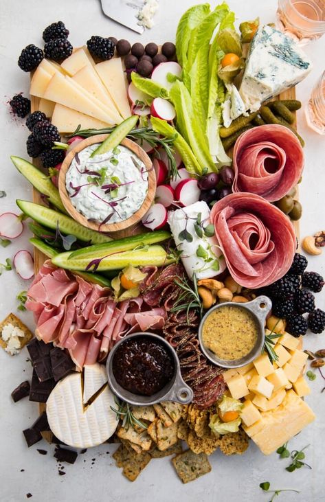 Don't let those gorgeously arranged meat-and-cheese trays intimidate you! Creating the perfect keto charcuterie board is super easy and, honestly, super fun. With these basic tips, you'll always have a perfect party appetizer to wow your friends and family. Bacon Chips, Meat And Cheese Tray, Just Spices, Cheese Trays, Charcuterie And Cheese Board, Charcuterie Recipes, Perfect Keto, Cheese Boards, Best Cheese