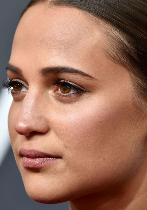 Celebrity Close Up, Model Nose, Alicia Vikander Style, Swedish Beauty, Golden Globes Red Carpet, Alicia Vikander, Texture Photography, Small Women, Golden Globe