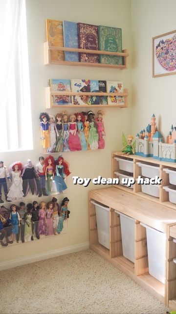 Girls Room Organization, Doll Organization, Toy Room Organization, Doll Storage, Cars Accessories, Bedroom Toys, Girls Playroom, Toddler Playroom, Toddler Girl Room