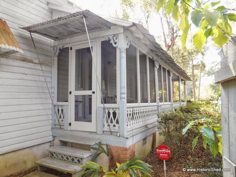 Folk Victorian Porch Enclosure - Historic Shed was hired to screen in a portion of a historic Folk Victorian porch. We tried to do it in keeping with the histor… Folk Victorian House, Porch Enclosure, Porch Enclosures, Victorian Porch, Folk Victorian, Enclosed Porches, Side Porch, Door Entrance, Farmhouse Porch