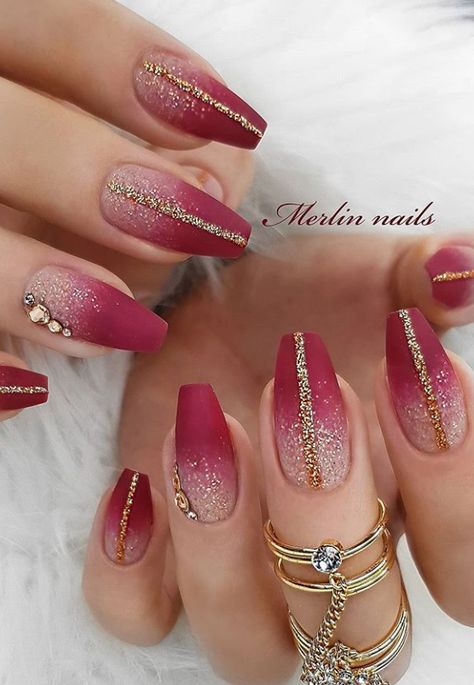 Sparkle Nail Designs, Dark Pink Nails, Bridal Nails Designs, Fashionable Nails, Inspiration Nails, Bridal Nail Art, Sweater Nails, Gold Nail, Her Nails