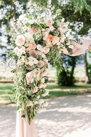 Chuppa Wedding Flowers, Wedding Gazebo Flowers, Tuscany Spring, Peach Wedding Decorations, Peach Pink Wedding, Tuscany Italy Wedding, Cortona Tuscany, Peach Wedding Colors, Wedding Color Schemes Spring