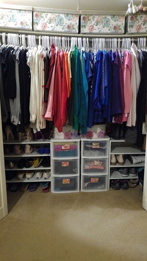 Organized my bedroom closet. All the colors of the rainbow. Rainbow Clothes Organization, Color Coordinating Closet, Closet Rainbow Organization, Rainbow Order Closet, Color Order Closet, Color Cordinate Outfit Closet, Color Coding Closet, Color Code Closet, Closet Organization Ideas Color Code