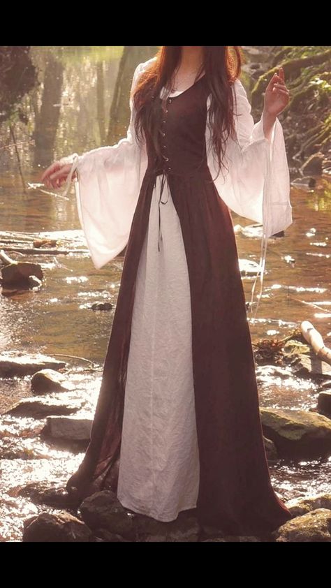 Fair Outfits, Old Fashion Dresses, Old Dresses, Medieval Dress, Party Dress Long Sleeve, Medieval Clothing, Fairytale Dress, Fantasy Dress, Historical Dresses