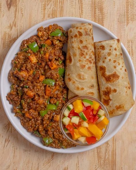 Infoods Specials on Instagram: "Simple lunch idea, minced meat stew paired with chapati and salsa" Ugandan Food, Rubiks Cube Patterns, Chapati Recipes, Meat Stew, Simple Lunch, College Meals, Lunch Idea, Food Therapy, Minced Meat