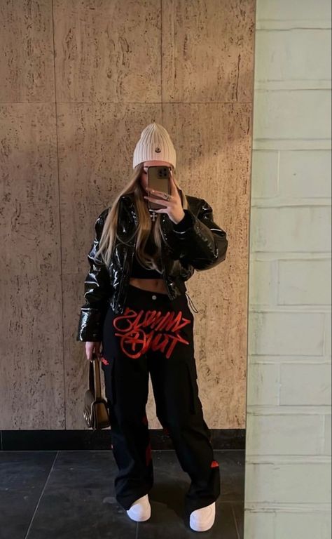 Hypebeast Outfit Girl, Hypebeast Girl Outfit, Hypebeast Girl, Hypebeast Outfits, Drippy Outfit, Classy Streetwear, Photo Pose Style, Y2k Outfits, Streetwear Fashion Women