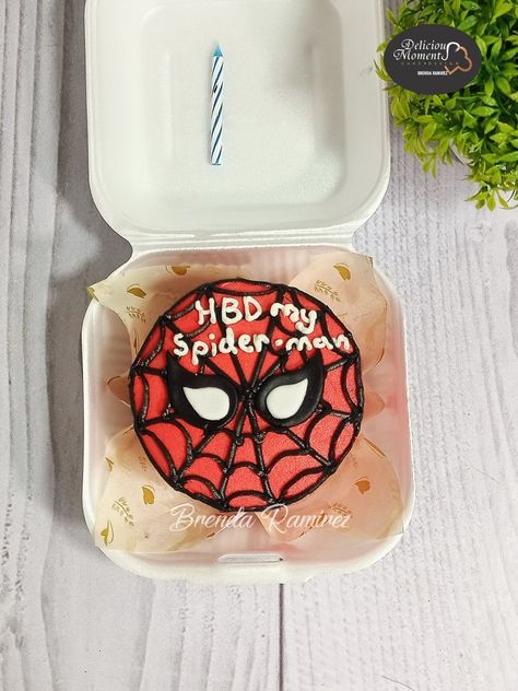 Mini Cake Spiderman, Cake Spiderman, Lunch Cake, Spiderman Cake, Box Lunch, Mini Cake, Box Cake, Mini Cakes, Sweet 16