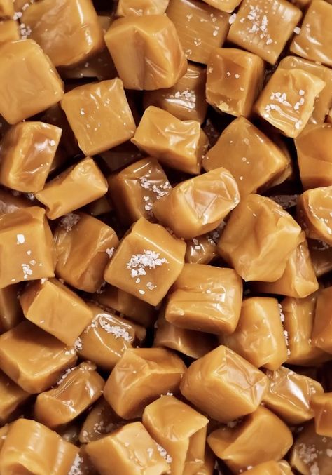 Salted Caramel Aesthetic, Brown Aesthetic Food, Brown Sugar Aesthetic, Carmel Food, Butterscotch Candies, Caramel Wallpaper, Caramel Food, Caramel Aesthetic, Brown Candy