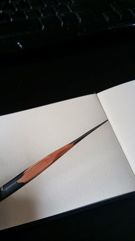 Cherngzhi's Art blog: How I sharpen my pencils. Chewed Pencil, Pencils Aesthetic, Alien 2, Drawing Sketching, Pencil Sharpener, Art Blog, Art Supplies, Hand Drawn, How To Draw Hands