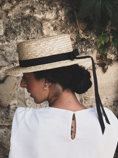 Boater Hat Outfit, Hat Styles For Women, Boater Hat Women, Summer Outfits Vintage, Canotier Hat, Straw Hat Women, Elegant Black Tie, Hat For Summer, Straw Boater Hat