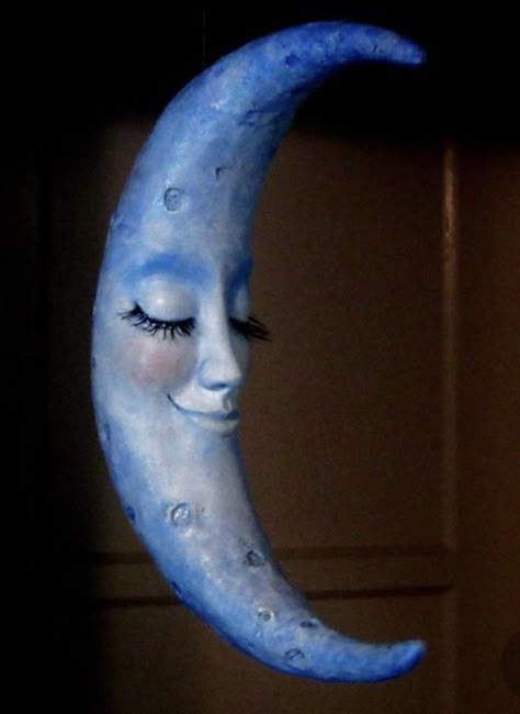 Moon Sculpture, Crescent Moon Art, Moon Faces, Paper Clay Art, Moon Hanging, Hanging Sculpture, Mache Art, Luna Moon, Man In The Moon