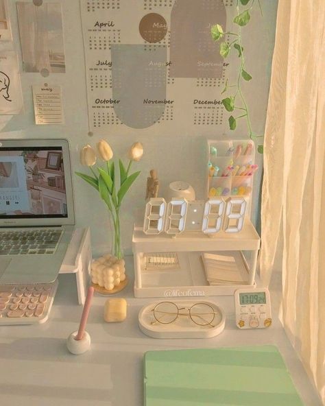 Buku Diy, Lukisan Fesyen, Mainan Diy, Foto Kelakar, Lukisan Comel, Studera Motivation, Anak Haiwan, Study Desk Decor, Aesthetic Room Ideas