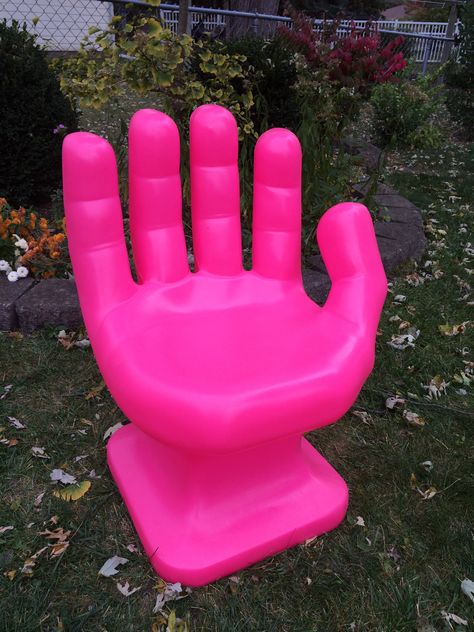 Icarly Bedroom, Hand Shaped Chair, 80s Furniture, Hand Chair, Salon Suites, Funky Decor, Icarly, Funky Furniture, Break Room