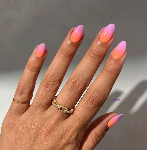 Aura Nails Pink, Teacher Nail Art, Cruise Nails, Unghie Sfumate, Aura Nails, Ombré Nails, Pink Ombre Nails, Happy Nails, Summery Nails