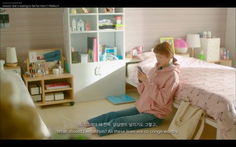 Kdrama Bedroom, Korea Bedroom, Studying Girl, Study Room Decor, Room Goals, Minimalist Room, Study Room, House Bed, Girls Life