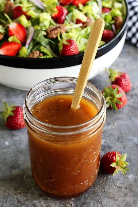 Salad With Red Wine Vinegarette, Red Wine Vinegar Salad Dressing Recipe, Unusual Salads, Sweet Vinaigrette Dressing, Red Wine Vinegar Salad Dressing, Easy Homemade Salad Dressing, Sirtfood Diet, Red Wine Recipe, Vinegar Salad Dressing