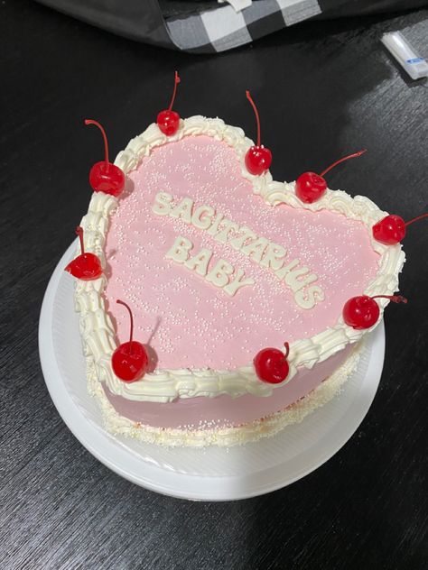 Heart cake trendy Funny Heart Cake, Heart Cake Inspo Aesthetic, Pretty Heart Cakes, Bday Cake Inspo Aesthetic, Trendy Heart Cake, Sagittarius Heart Cake, Pink Heart Cake Aesthetic, Sag Szn Cake, Heart Aesthetic Cake