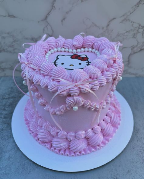 Obsessed with this one 🩷 Heart Vintage Cake, Hello Kitty Heart, Vintage Cakes, Kitty Cafe, Heart Vintage, Heart Cake, Vintage Cake, Idaho, Hello Kitty