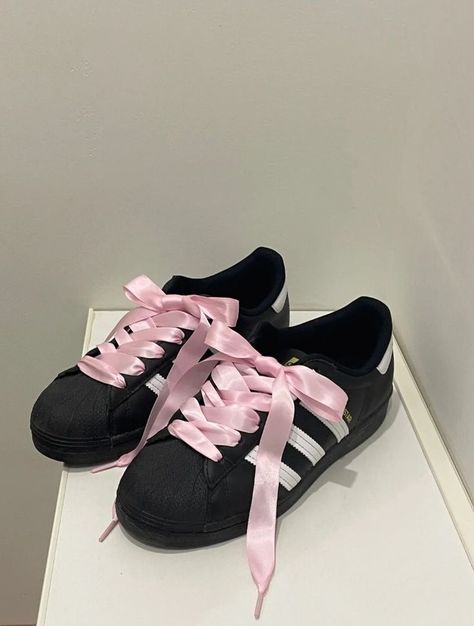 𝙁𝙤𝙡𝙡𝙤𝙬 𝙢𝙚!🪽 Pink Superstars, Black Adidas Superstar, Shoes List, Adidas Superstar Pink, Adidas Superstar Black, Superstar Adidas, Black Superstar, Pretty Sneakers, Uk Summer