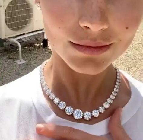 Chunky Diamond Necklace, Luxury Necklace Diamonds, Tennis Necklace Diamond, Rich Jewelry, Expensive Necklaces, Round Diamond Necklace, Baguette Diamond Necklace, Beautiful Diamond Necklace, Extraordinary Jewelry