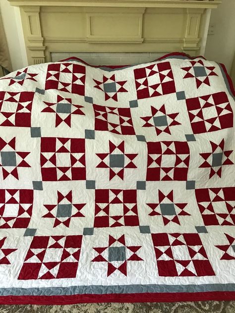 Ohio Star Quilt Block, Ohio Star Quilt, Charm Pack Quilt Patterns, Layer Cake Quilt Patterns, Ohio Star, Two Color Quilts, Red And White Quilts, Hanging Quilts, Quilt Square Patterns