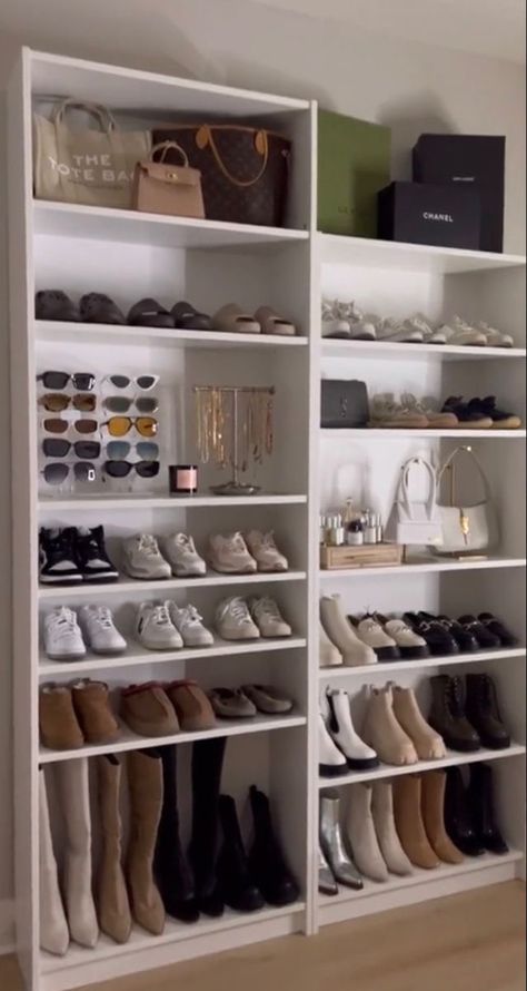 Heel Organization, Home Organization Aesthetic, Wardrobe Organisation Aesthetic, Shoe Rack Aesthetic, Storage Organizer Ideas, Closet Organization Ideas Small Walk In, Shoe Storage Ideas Closet, Organization Aesthetic, Spacious Bedroom