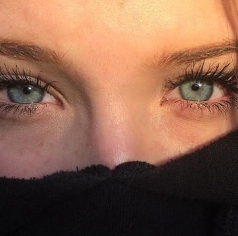 Blue Eyes Aesthetic, Eyes Aesthetic, Beautiful Eyes Color, Light Blue Eyes, Blue Eyed Girls, Blue Green Eyes, Pretty Blue Eyes, Eyes Color, Beautiful Blue Eyes