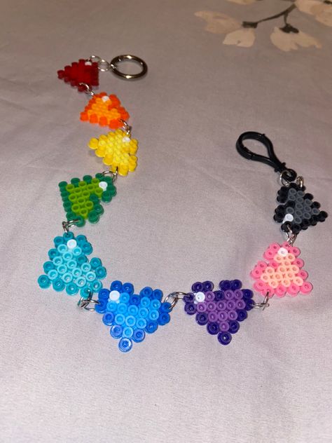 Y2K Heart Bead Belt Chain Bead Belt Chain, Perler Bead Chain, Bead Belt, Melt Beads Patterns, Y2k Heart, Hamma Beads Ideas, Easy Perler Bead Patterns, Pixel Beads, Pearl Beads Pattern