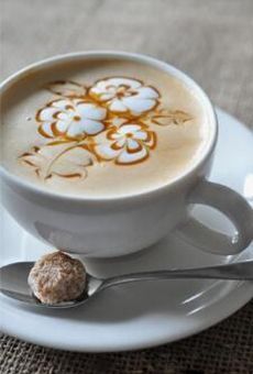 Wow! so pure :D #coffee #perfect #enjoy @beinlovewithlife :) #loveyourlife @artnotcard #lovewhatyoudo :) #time Keep the moment! #feel #befreshandvital Drew Core, Arte Del Cappuccino, Late Coffee, Hudson Hawk, Pasta Aesthetic, Cappuccino Art, Coffee Pattern, Barista Coffee, Late Art