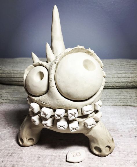 Clay Gargoyles, Monster Ceramics, Caricature Sculpture, Clay Doh, Ceramic Monsters, High School Ceramics, Pottery Pinch Pot, Lucky Fish, Ceramic Pinch Pots