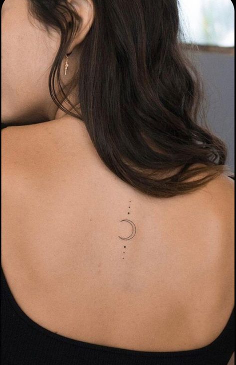 Tato Minimal, Hidden Tattoos, Neck Tattoos Women, Back Of Neck Tattoo, Petite Tattoos, Inspiration Tattoos, Small Hand Tattoos, Classy Tattoos, Discreet Tattoos