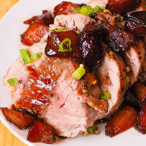 Julias Album, Plum Sauce Recipe, Baked Pork Tenderloin, Pork Sauce, Plum Recipes, Roasted Pork Tenderloins, Plum Sauce, Pork Glaze, Tenderloin Recipes