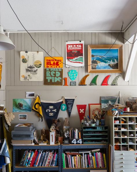 8 Surf-Inspired Homes That'll Make You Want to Move to the Coast Surf Living Room Aesthetic, Surf Shack Interior Coastal Style, 70s Surf Shack, Surf Bungalow Interiors, Surfer House Aesthetic, Masculine Beach House, Surf Shack Aesthetic, Surf Shack Bedroom, Surf Shack Kitchen