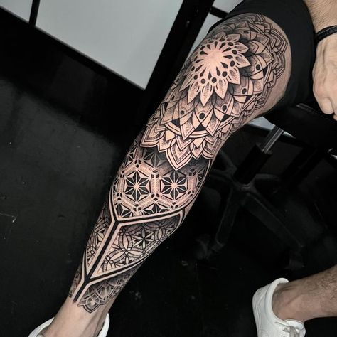 Geometric Tattoo Leg Sleeve, Mandala Tattoo Leg, Geometric Tattoo Leg, Mandala Tattoo Men, Leg Band Tattoos, Mandela Tattoo, Tattoo Pierna, Geometric Mandala Tattoo, Geometric Sleeve Tattoo