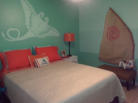 Moana's bedroom. Moana Inspired Bedroom, Moana Themed Bedroom, Hawaiian Bedroom Aesthetic, Hawaiian Room Ideas, Moana Themed Room, Moana Room Ideas, Moana Bedroom Ideas, Moana Bathroom, Bedroom Toddler Girl