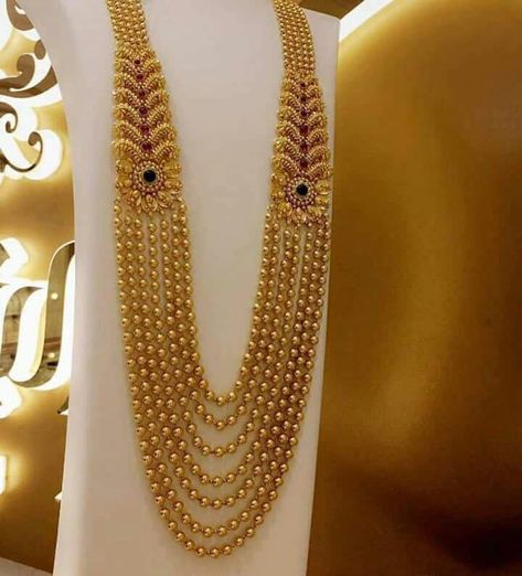 Gold Jewellery Design Long Necklaces, Tanishq Jewellery Gold Necklaces Bridal Long, Gold Jewels Design Long Necklace, Gold Mala Designs, Long Chain Designs Gold, Indian Gold Jewellery Design, Unique Gold Jewelry Designs, Wedding Jewelry Sets Bridal Jewellery, Bridal Necklace Designs