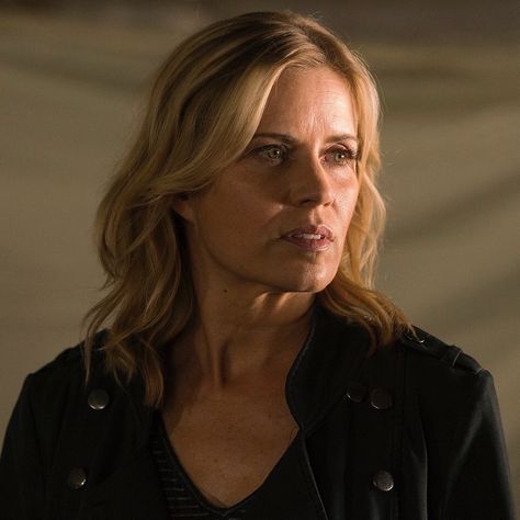 So sad to see this Character go, but her Legacy will be fierce. R.I.P Madison Clark .. aka the Fabulous Kim Dickens Madison Clark, Kim Dickens, Danay Garcia, Elizabeth Rodriguez, Walking Dead Tv Series, Talking To The Dead, Daniel Sharman, The Walking Dead Tv, True Detective