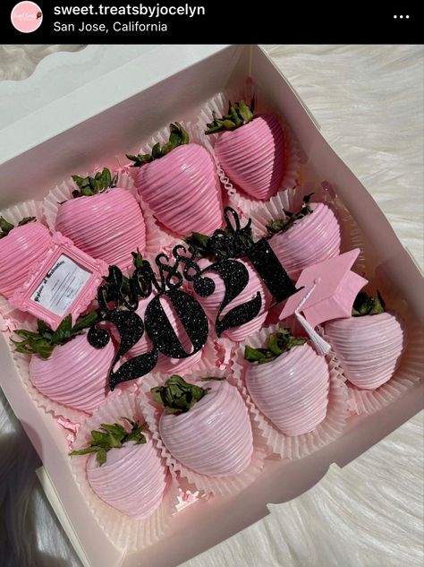 Strawberry Graduation Ideas, Chocolate Covered Strawberries Graduation, Chocolate Covered Strawberries Business Name Ideas, Grad Chocolate Strawberries, Graduation Strawberries Chocolate, Graduation Treat Box Ideas, Grad Strawberries, Summer Chocolate Covered Strawberries, Graduation Strawberry Ideas