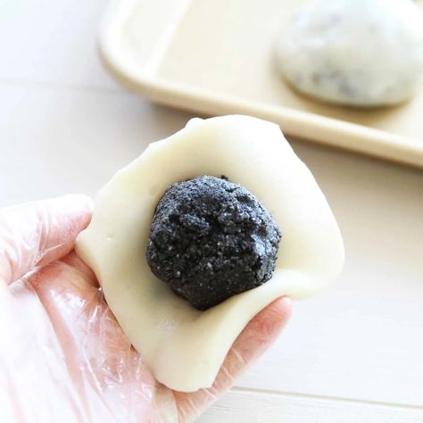 Easy 3-Ingredient Black Sesame Paste for Mochi and Mooncake Fillings - All Purpose Veggies Sesame Balls Recipe, Mochi Filling, Sesame Dessert, Black Sesame Dessert, Sesame Mochi, Asian Treats, Honey And Coconut Oil, Sesame Balls, Black Sesame Paste