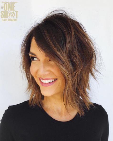 Shaggy Bob 2019 Modern Shag Haircut, Kadeřnické Trendy, Shaggy Haircuts, Messy Short Hair, Short Layered Haircuts, Hair Color For Women, Shag Haircut, 짧은 머리, Haircut For Thick Hair