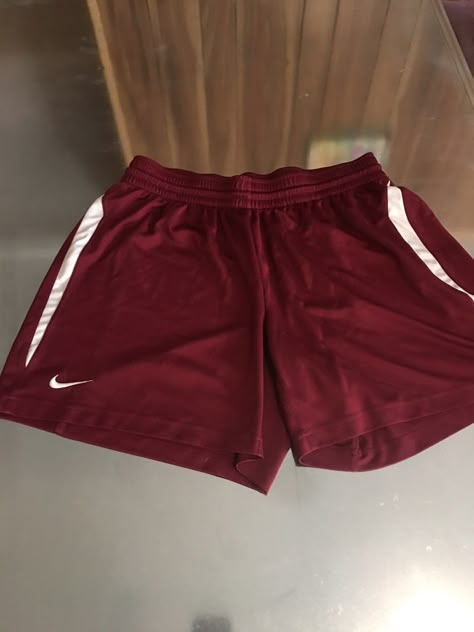 Nike Soccer Shorts, Maroon Shorts, Fitness Wear Outfits, Soccer Shorts, Nike Soccer, Fits Clothes, Sporty Outfits, Sports Wear, Cute Simple Outfits