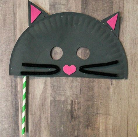 Paper Plate Mask Craft for Kids - Life is Sweeter By Design Cat Mask Craft Preschool, Cat Mask Paper Plate, Cats Crafts Preschool, Cat Crafts For Preschoolers, Paper Mask Design, Cat Themed Crafts, Diy Cat Mask, Cat Mask For Kids, Paper Plate Animal Masks