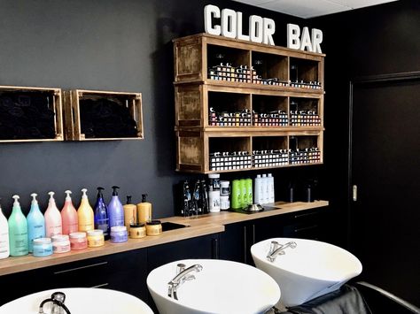 Color Bar Salon Ideas, Hairsalon Ideas, Color Bar Salon, Salon Color Bar, Small Salon, Barber Shop Interior, Salon Design Ideas, Nail Salon Interior, Home Hair Salons