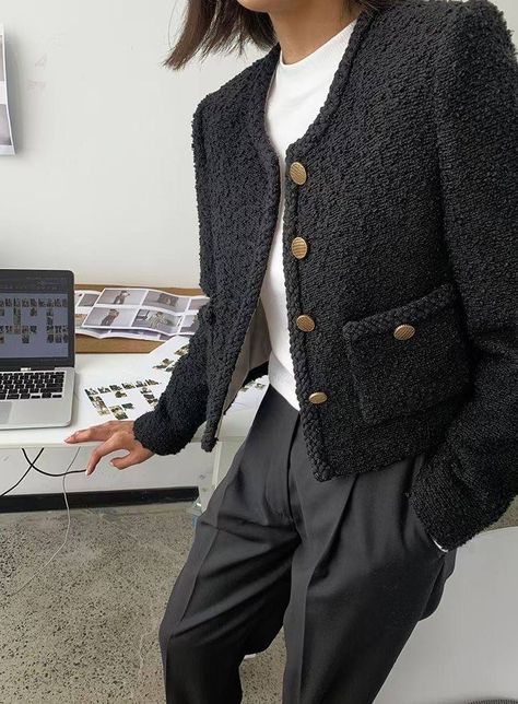 Tweed Jacket Outfit 2023, Chanel Style Jacket Outfit, Tweed Jacket Outfit Women, Black Tweed Jacket Outfit, Chanel Jacket Outfit, Boucle Jacket Outfit, Tweed Jacket Outfit, Black Tweed Jacket, Jacket Outfit Women