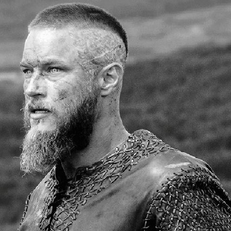 49 Badass Viking Hairstyles For Rugged Men (2021 Guide) Viking Haircut, Viking Hairstyles, Short Hair With Beard, Mens Medium Length Hairstyles, Mohawk Hairstyles Men, Beard Styles Short, Bracelet Viking, Epic Beard, Viking Beard